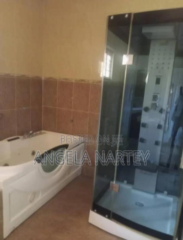 4bdrm House in Sakumono Estates for sale · Photo 8