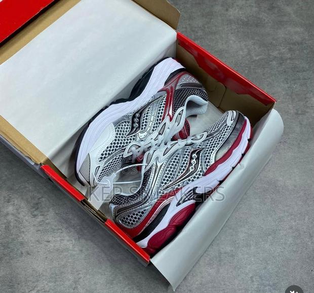 Saucony Progrid Omni 9 · Photo 3