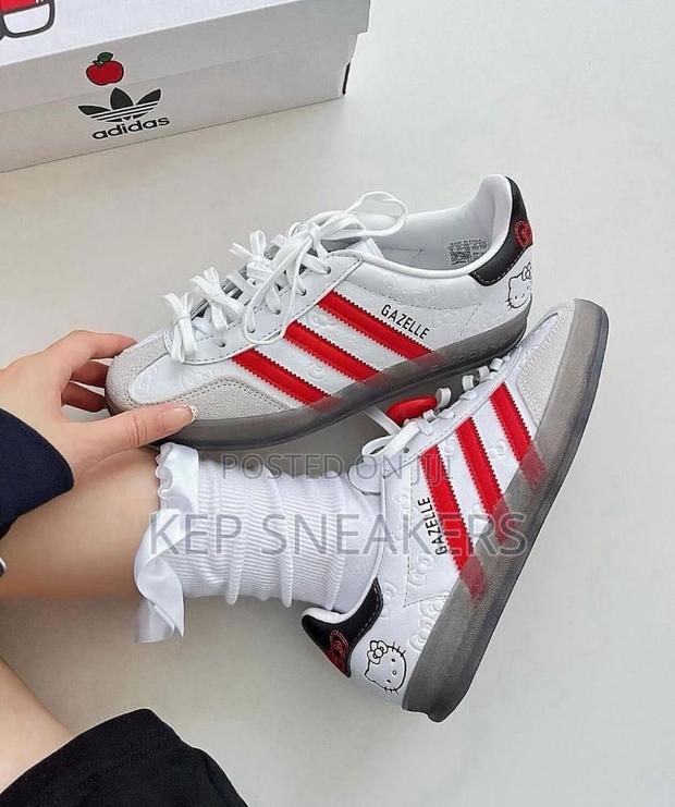 Adidas X Hello Kitty Gazelle · Photo 1