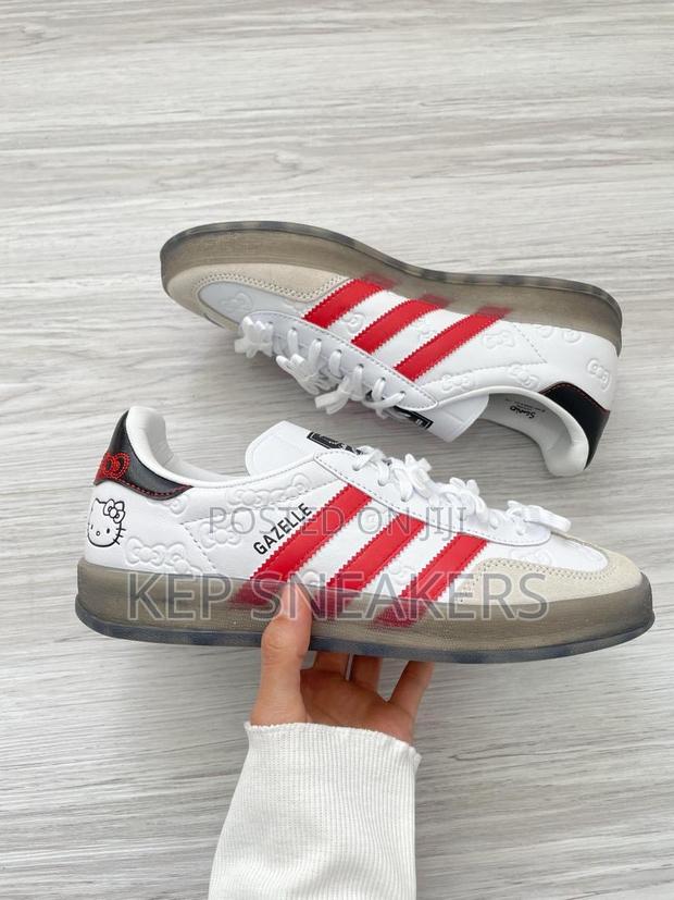 Adidas X Hello Kitty Gazelle · Photo 2