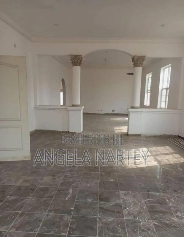7bdrm House in East Legon for sale · Photo 4