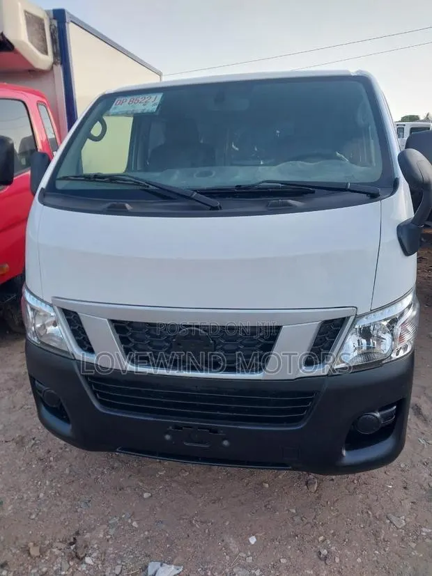 Nissan Caravan (Urvan) 2012 White · Photo 1