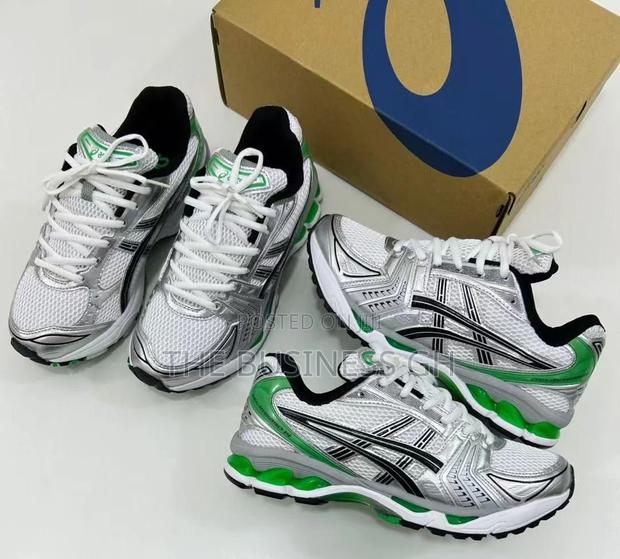 Asics Sneakers · Photo 3
