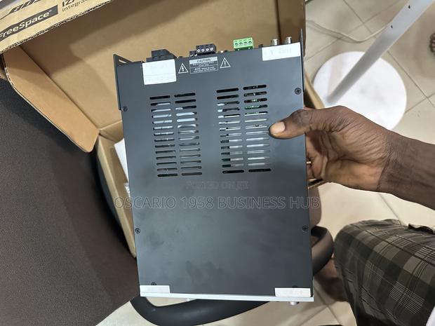 Iza 250-Lz Integrated Zone Amplifier · Photo 3