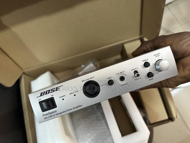 Iza 250-Lz Integrated Zone Amplifier · Photo 1