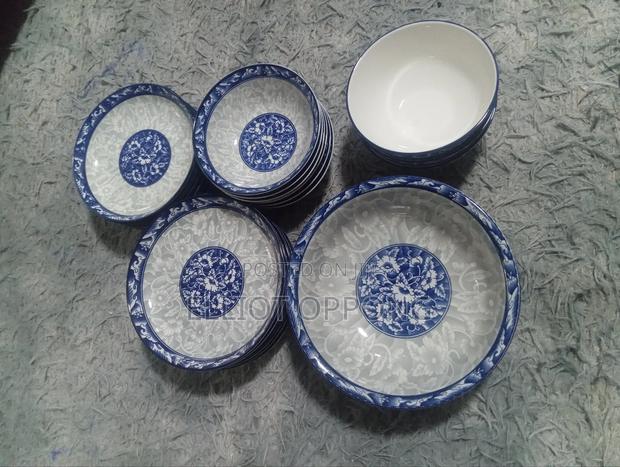 26 Pieces Ceramic Plates · Photo 5