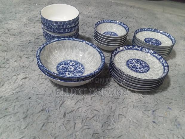 26 Pieces Ceramic Plates · Photo 6