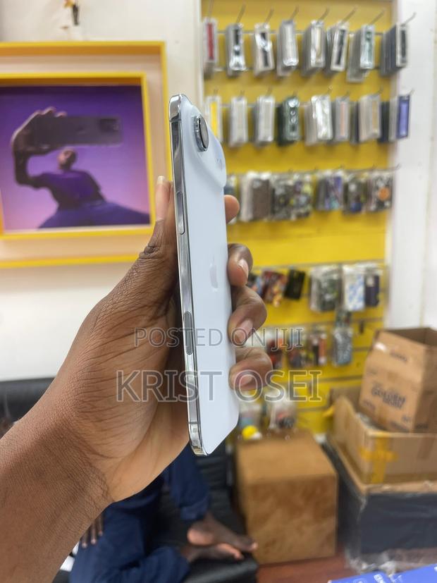 New Apple iPhone Air 256 GB White · Photo 2