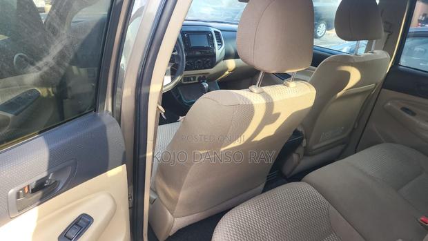 Toyota Tacoma 4dr Double Cab 5.0 ft. SB (2.7L 4cyl 4A) 2014 Gray · Photo 5