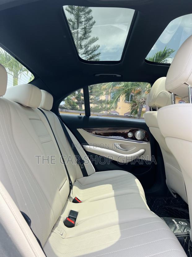 Mercedes-Benz E300 2018 White · Photo 8