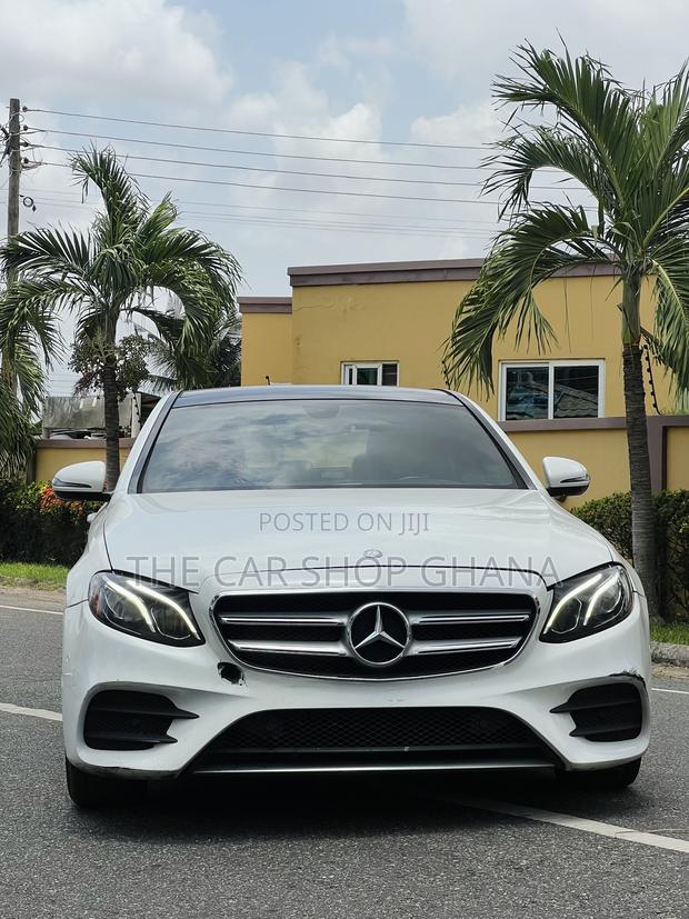 Mercedes-Benz E300 2018 White · Photo 2