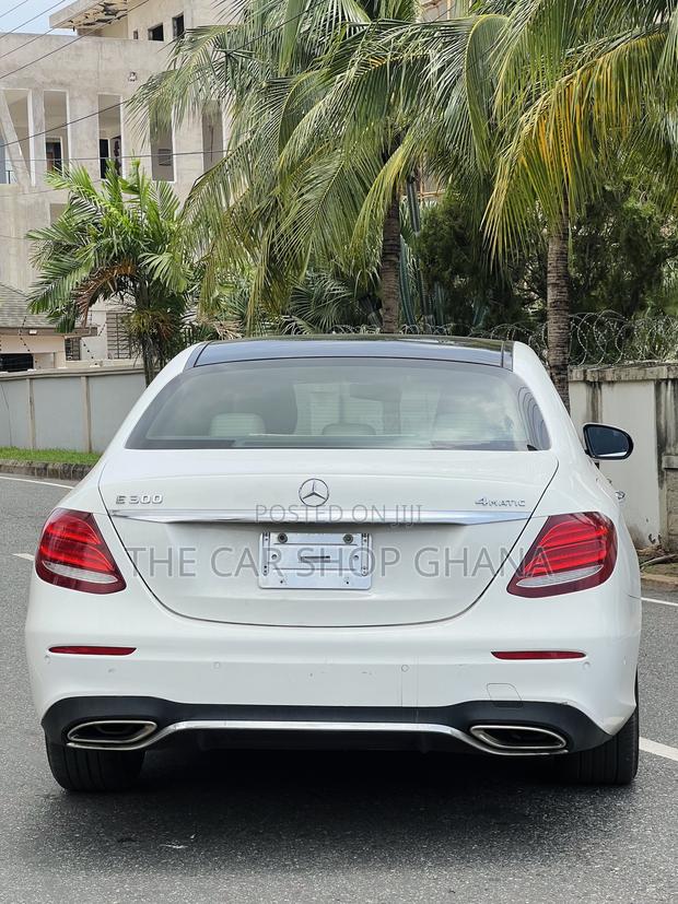 Mercedes-Benz E300 2018 White · Photo 5