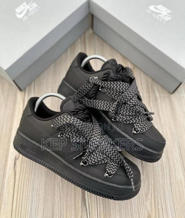 Nike Air Force 1 Wide Lace · Photo 4