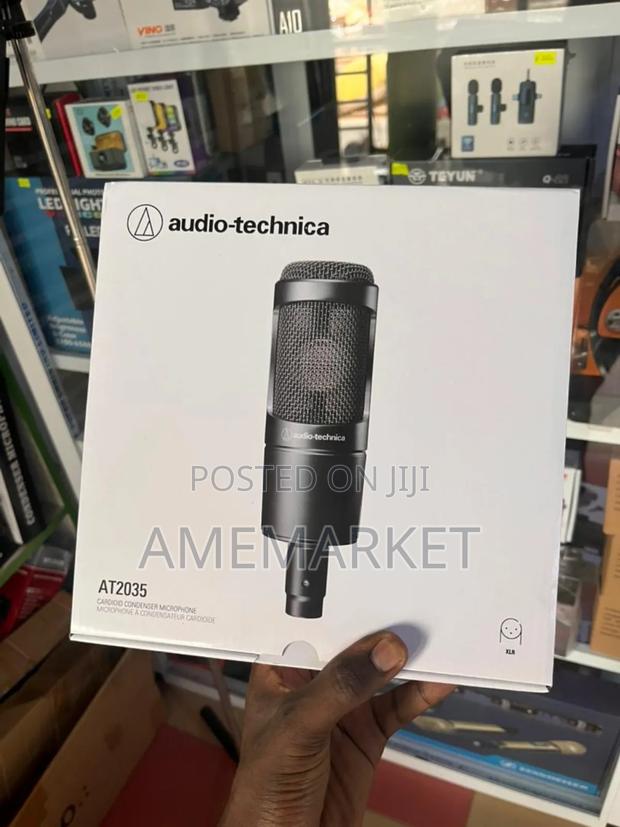 Audio Technica At2035 Large-Diaphragm Condenser Microphone · Photo 2