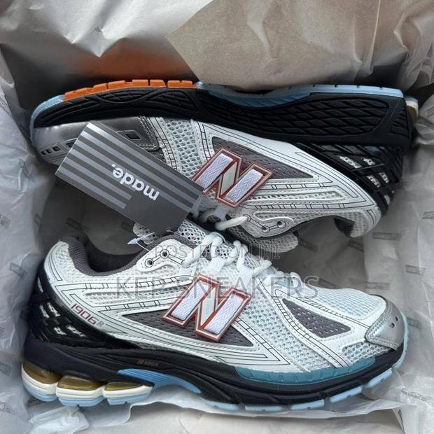 New Balance 1906r Mesh Upper · Photo 2