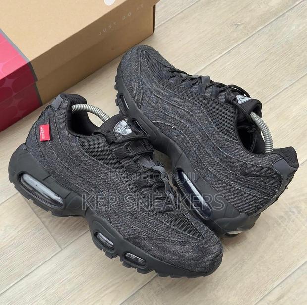 Nike Air Max 95 X Levi's · Photo 1