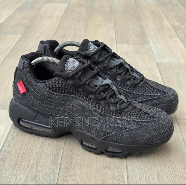 Nike Air Max 95 X Levi's · Photo 2