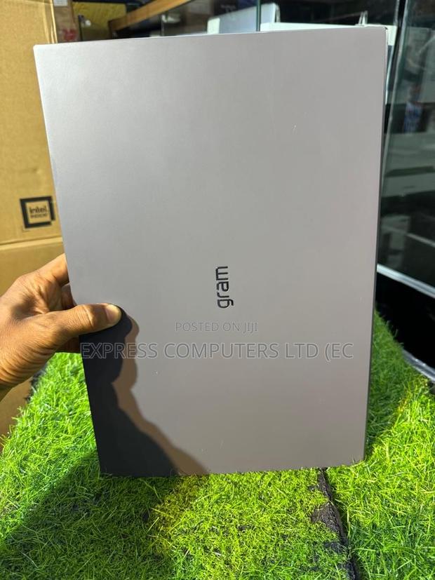 Laptop LG Gram 15.6 16GB Intel Core I7 SSD 1T · Photo 3