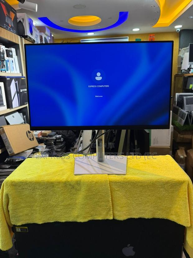 Dell 24 Inches Edgeless 1080p (Ips) Neat Monitor From Uk Neat · Photo 1