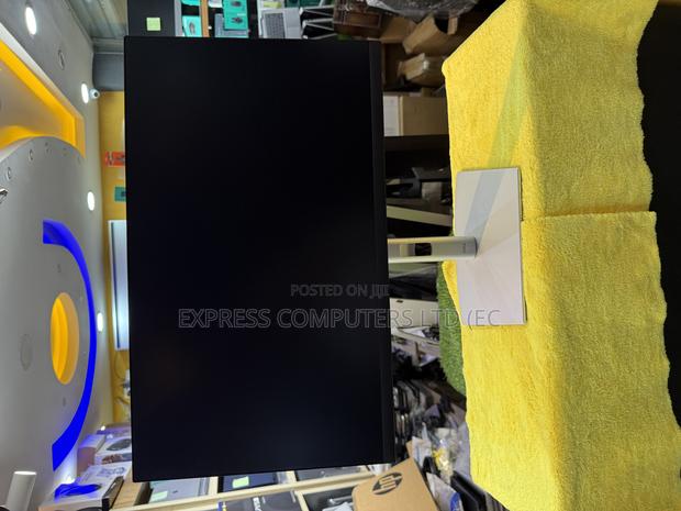 Dell 24 Inches Edgeless 1080p (Ips) Neat Monitor From Uk Neat · Photo 4