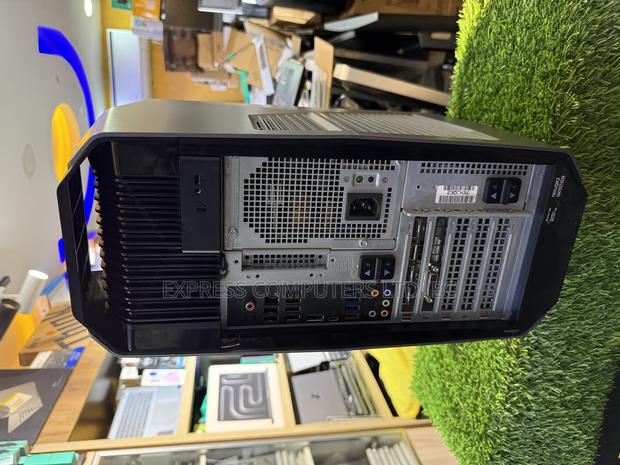 Dell Alienware Aurora R12 32GB Intel Core i7 SSHD (Hybrid) 512GB · Photo 4