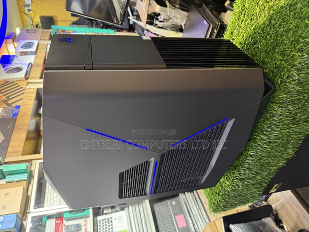 Dell Alienware Aurora R12 32GB Intel Core i7 SSHD (Hybrid) 512GB · Photo 1