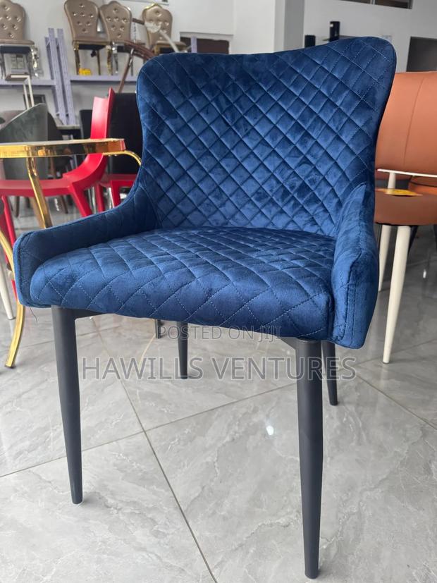 Material Dining Chair · Photo 1