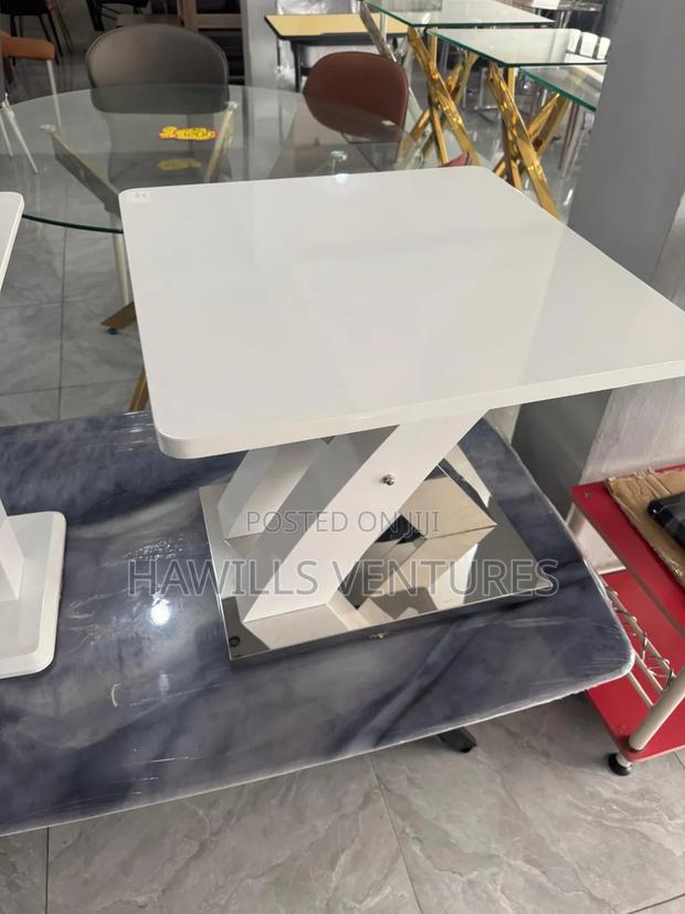 Luxury Side Table · Photo 1