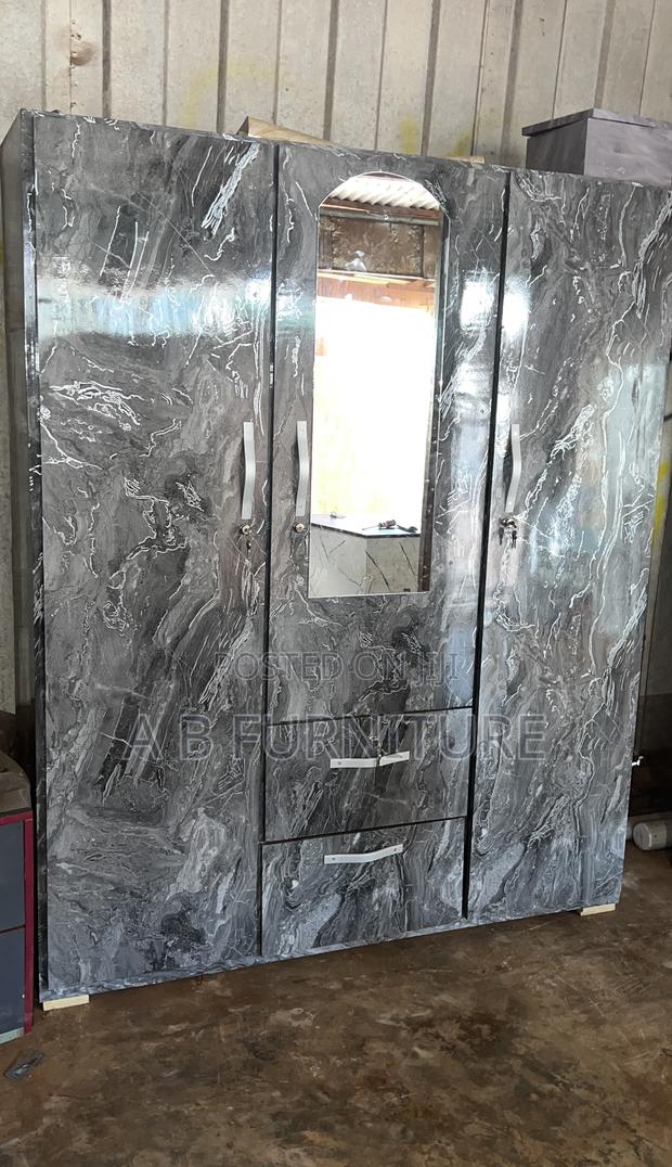 Closet Wardrobe · Photo 1
