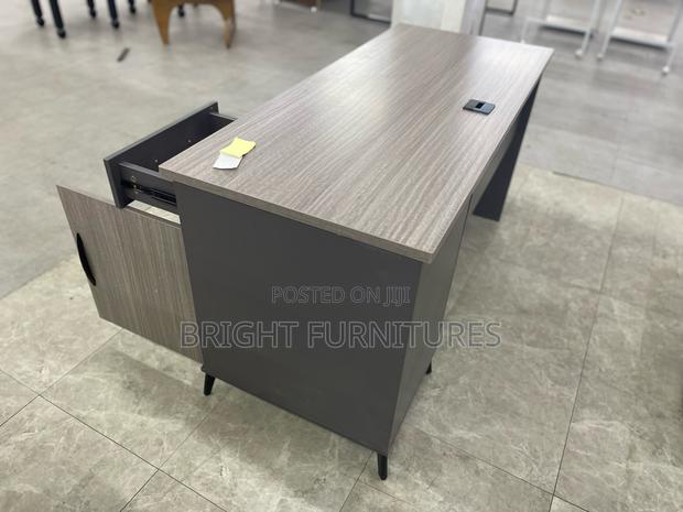 Imported Wooden Office Desk · Photo 3