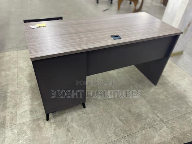 Imported Wooden Office Desk · Photo 4