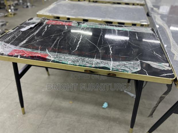 Tables(Restaurants Tables) · Photo 4