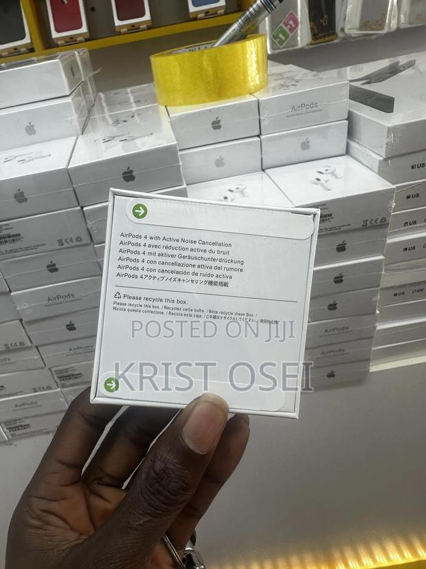 Airpods 4 (2024) · Photo 2