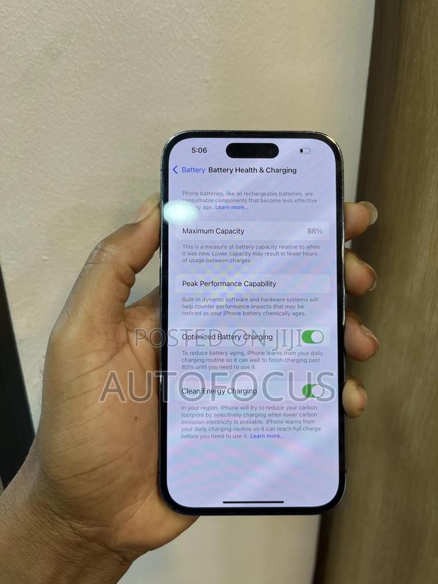 Apple iPhone 14 Pro 256 GB Purple · Photo 4