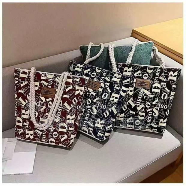 Summer Bags · Photo 2