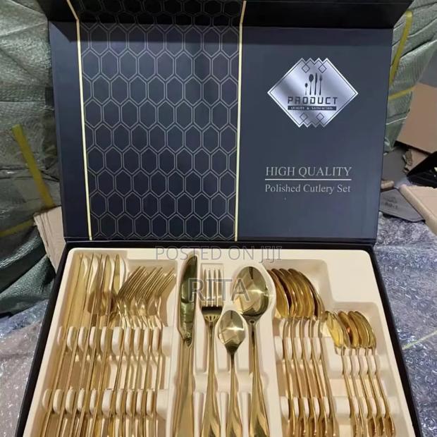 24pcs Luxurious Cutlery Set · Photo 1