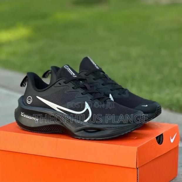 Original Nike Zoom Sneaker. · Photo 2