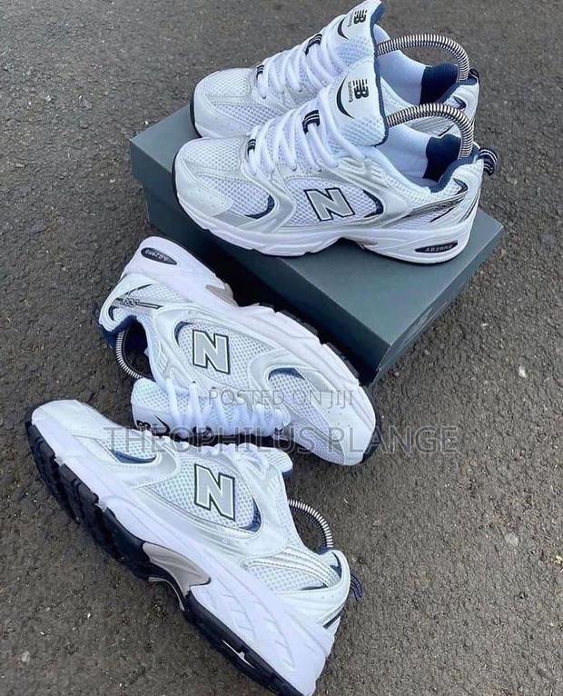 New Balance 530 Sneaker. · Photo 2