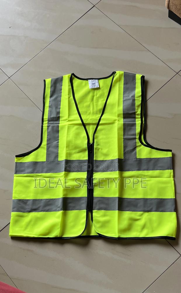 Reflective Safety Vest · Photo 2