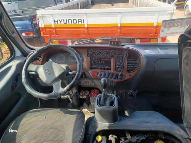 Hyundai County 2012 White · Photo 8