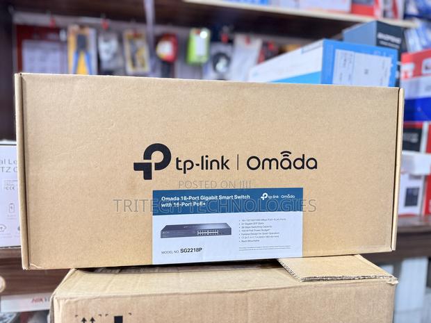 TP-Link 16 Port Poe Gigabit Smart Manage Switch Omada 18-Port Sg2218p · Photo 1