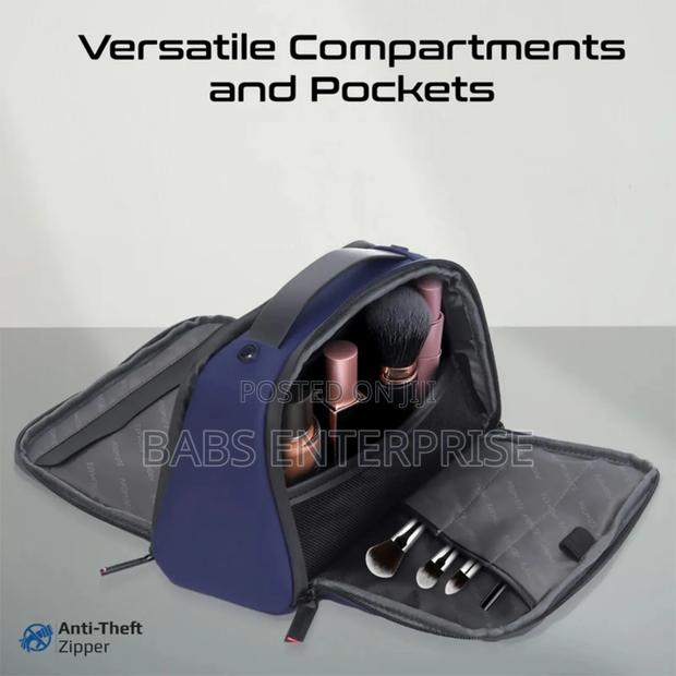 Promate Velura Large Capacity Tech Accessory Pouch Blue · Photo 3