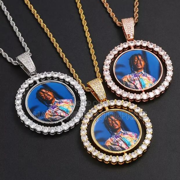 Circle Rotating Sublimation Nacklace With and Without Customization · Photo 1