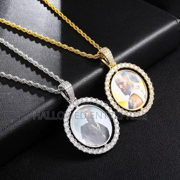 Circle Rotating Sublimation Nacklace With and Without Customization · Photo 2