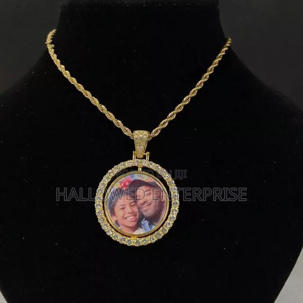 Circle Rotating Sublimation Nacklace With and Without Customization · Photo 4