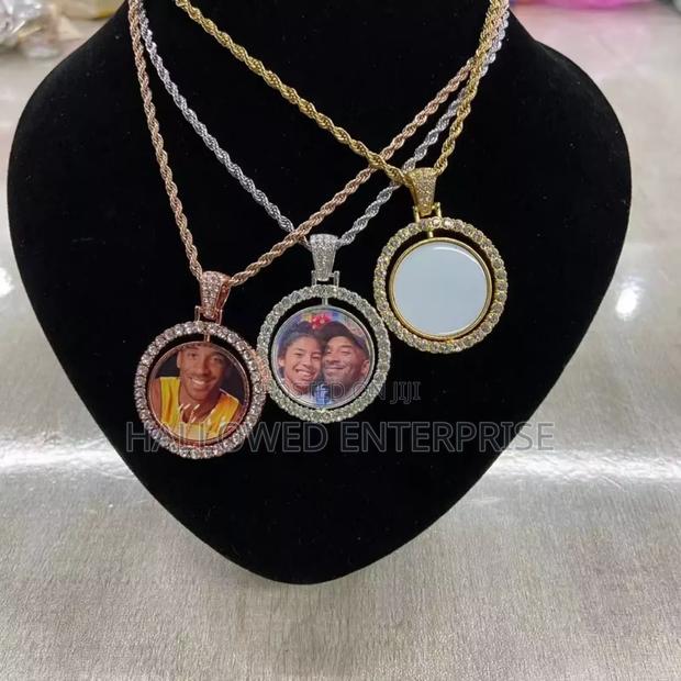 Circle Rotating Sublimation Nacklace With and Without Customization · Photo 6