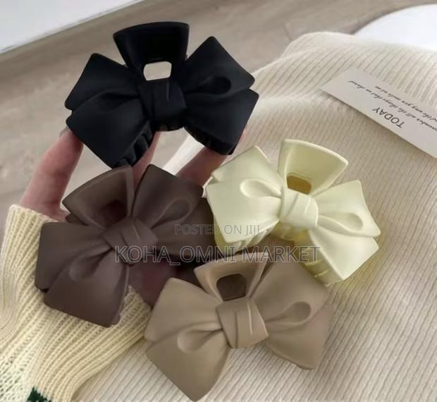 Bow Hair Clips · Photo 1