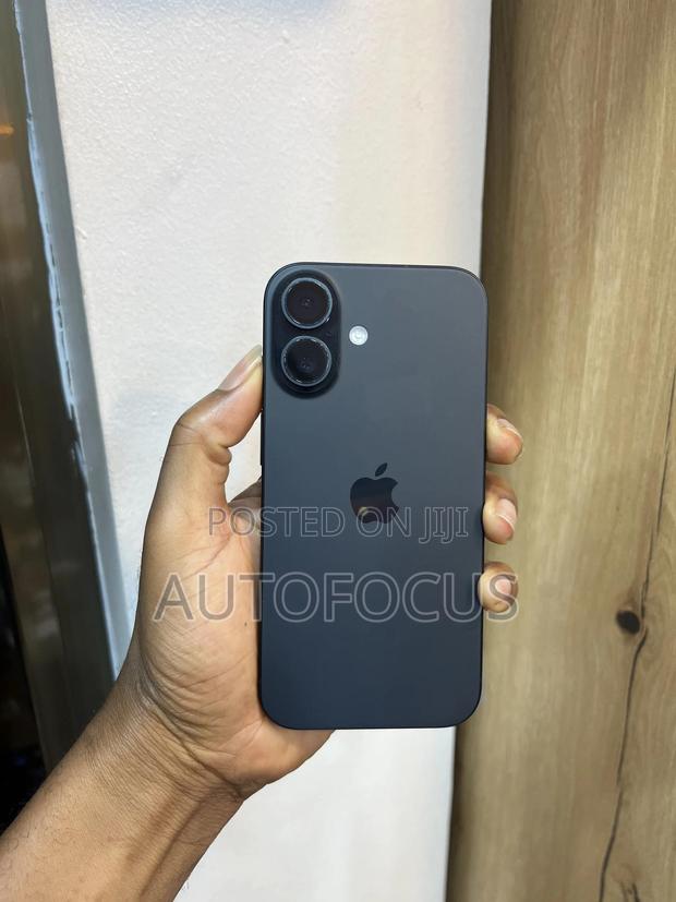 Apple iPhone 16 128 GB Black · Photo 2