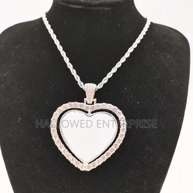 Heart Bling Double Side Rotating Necklace · Photo 6