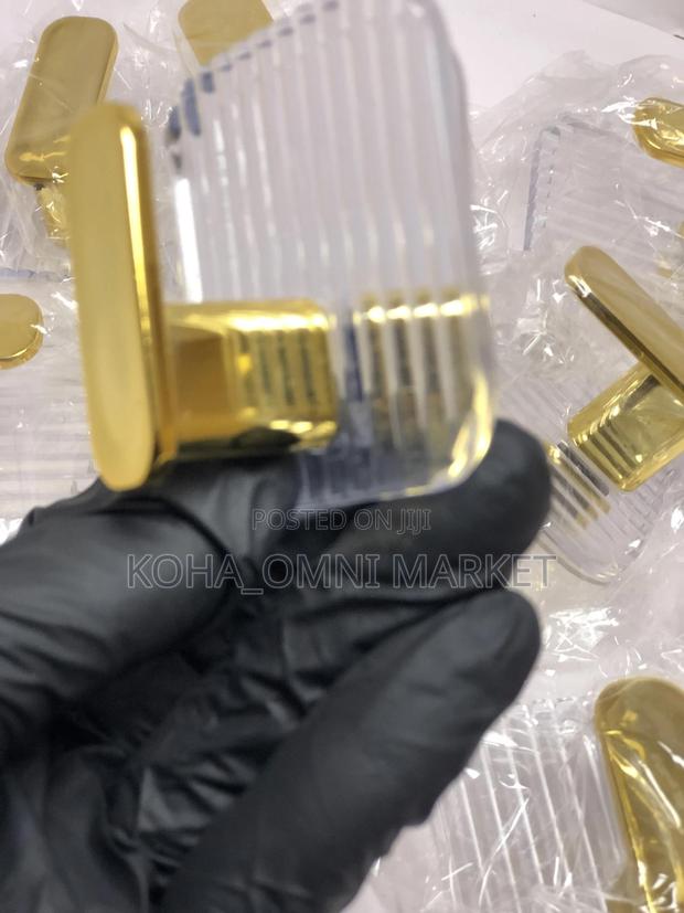 Gold Wall Hooks · Photo 3